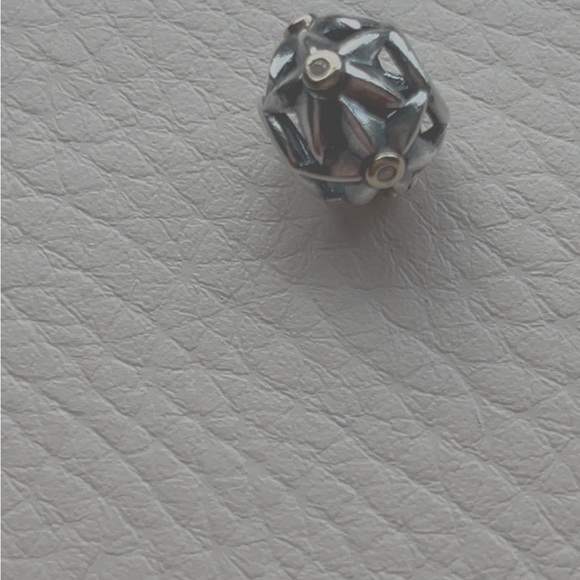Pandora's Stella Star charm - RETIRED - Picture 6 of 14
